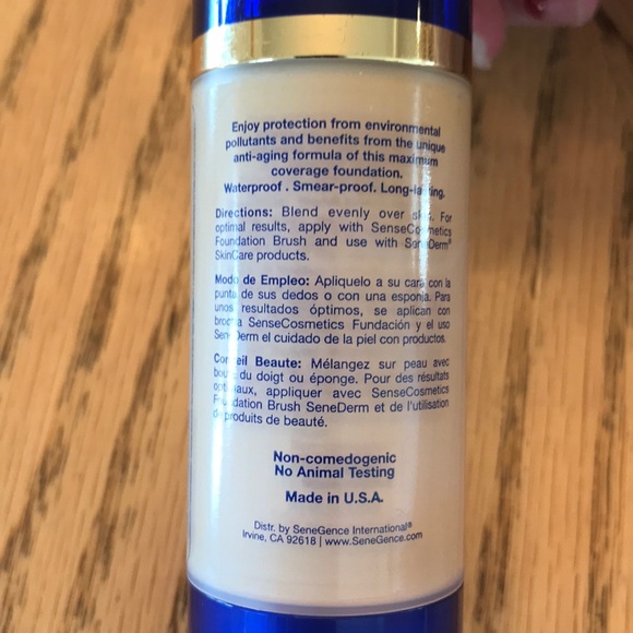 Porcelain shade Anti aging foundation. - Picture 6 of 6